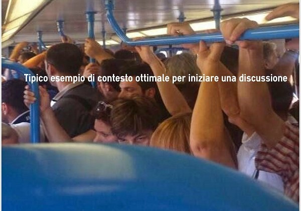 Autobus pieno di persone
