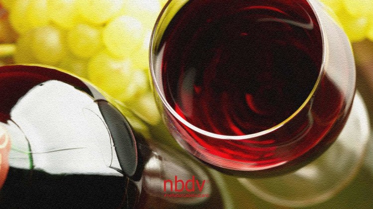 red-wine-vino-rosso-campania-lacryma-christi-napoli-nbdv